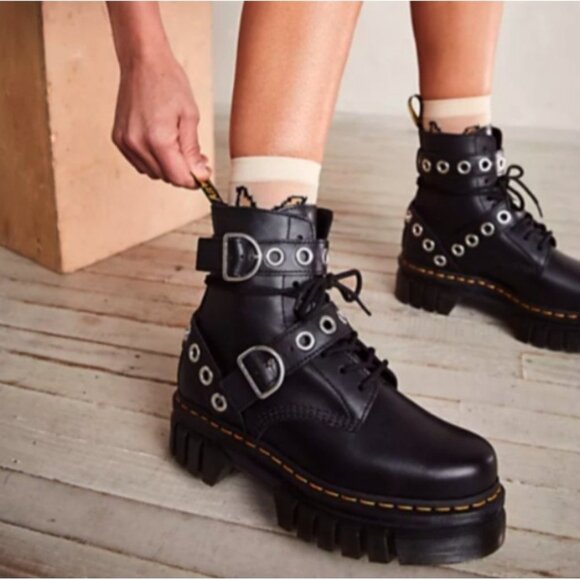 Dr Martens AUDRICK Hardware Leather Platform Boots Women's SOFT COMFORTABLE  10L - Picture 1 of 16